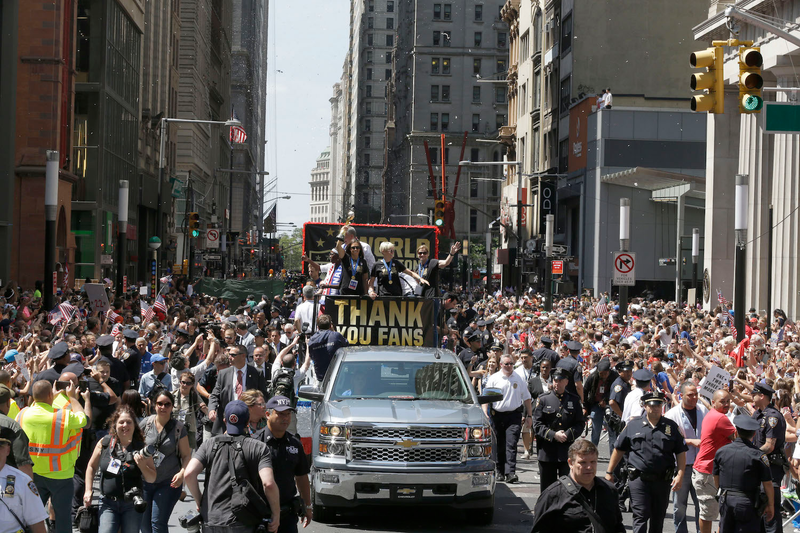 Illustration for article titled Scenes From The USWNT's Victory Parade